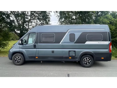 Adria Twin Supreme 640 SGX Automatik-Solar-Anh&auml;ngerkupplung-NAV Foto: 2