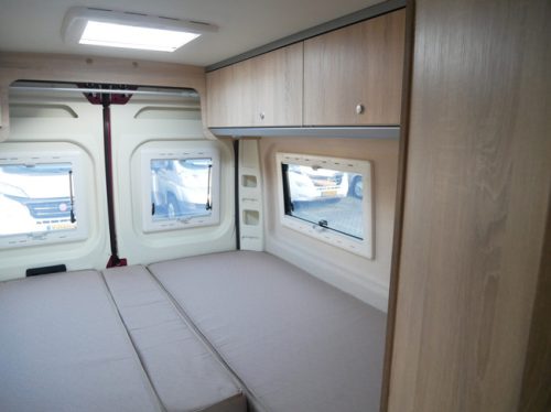 Camping-car Clever 6.40 Mtr, Ch&acirc;ssis Maxi, Lits Jumeaux Bas !! photo : 18