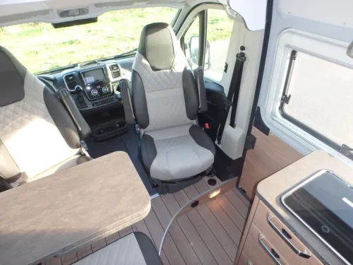 Weinsberg CaraBus 600 ME FIRE EDITION  Foto: 16