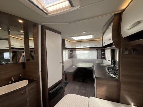 Knaus Sport Silver Selection 450 FU AWNING-AWNING-NEAT photo: 4