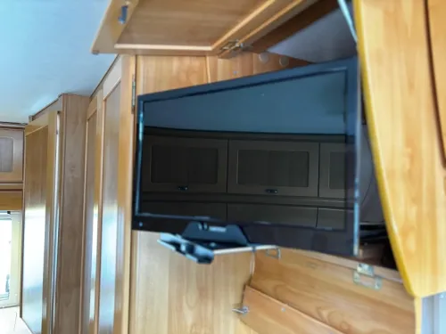 Hymer B544 Vollintegriert Wohnmobil, 4 Personen Foto: 15