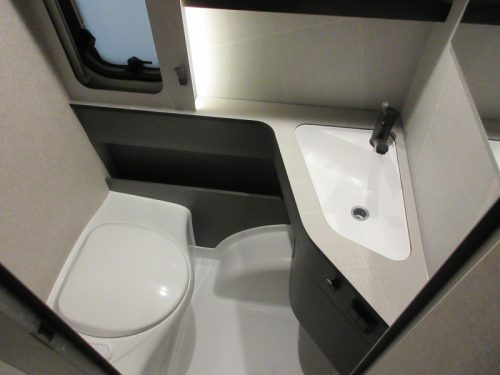 Eriba Feeling 470 COMPACT SINGLE BEDS!! photo: 15