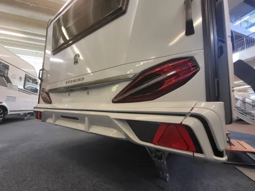Knaus Sudwind Black Selection 460 EU mooi compleet af fabriek  foto: 8