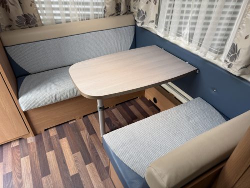 Knaus Sport 420 QD FESTBETT L-Sitzgruppe Vorzelt  Foto: 4