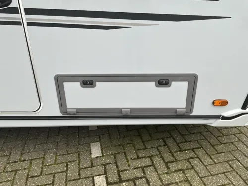 Knaus Sudwind Black Selection 540 UE EINZELBETTEN-XL K&Uuml;HLSCHRANK  Foto: 17