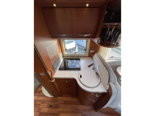 Hymer B678 Einzelbetten Hubdach  Foto: 13