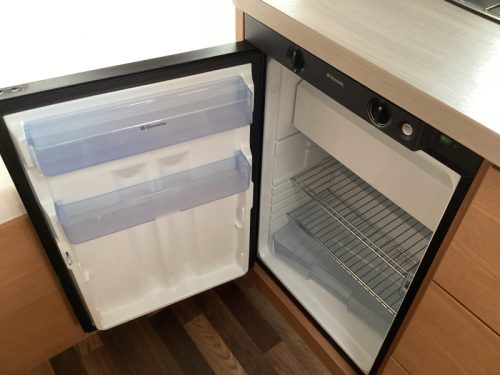 Knaus Sport 420 QD mover/awning photo: 10