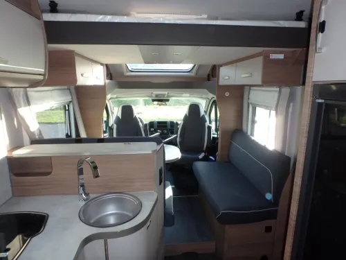 Knaus L!ve Wave 650 MF Niederl&auml;ndisch mit Historie Foto: 18