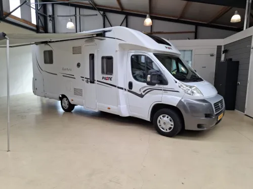 Pilote Adventure 736 T 130PS Queensbett Hubbett