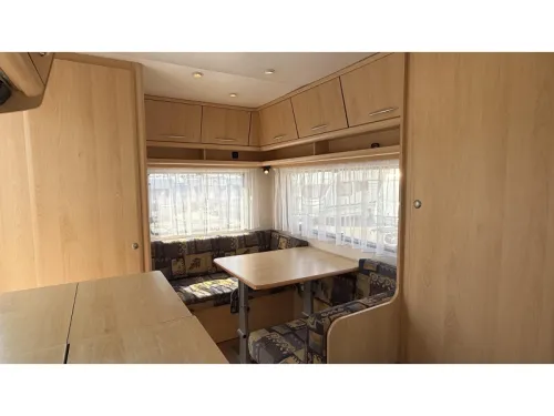 Chateau Calista 390 TDZ dinette fixed bed toilet photo: 1