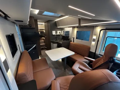 Adria Sonic Supreme 700 DL Automatik 180 PS Foto: 16