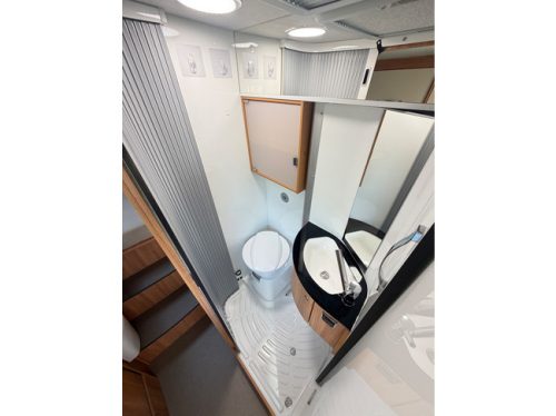 P&ouml;ssl SUMMIT 640 Lithium/Solar/VanSwing/Bearlock/All-Season/Gasalarm/Duocontr./Awning photo: 3