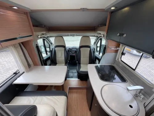 Knaus Vansation 600 TI Single Beds Garage photo: 5