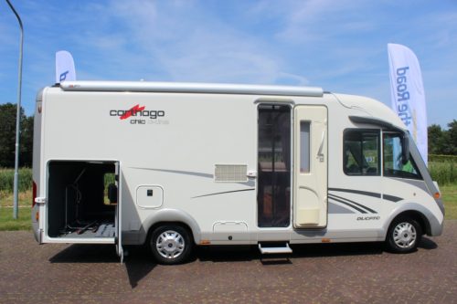 Carthago 4.2 Vollintegriert 2.3 M-jet 148 PS, Alko Fahrgestell Light, Motor-Klimaanlage, Hubbett & Querbett, Garage, Drehst&uuml;hle vorne, L-Sitz, Seitensitz, etc. Marum (Groningen) Foto: 2