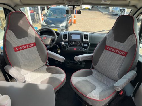 Hobby Siesta V65 Ge V Edition Aut. 2x Airco/Einzelbetten/Alko Levelsysteem Foto: 9