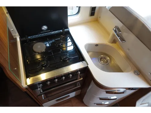 Hymer B Class 588 PL Automatic photo: 18