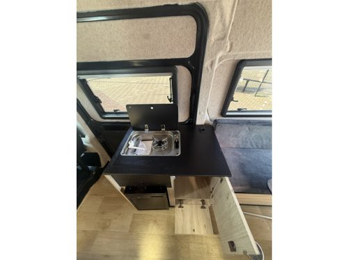Fiat Kastenwagen professioneller Eigenbau 3.0 Multijet 177 PS Euro 5 Querbett Hubdach Toilette Webasto Standheizung Klimaanlage Markise Fahrradtr&auml;ger Anh&auml;ngerkupplung Foto: 14