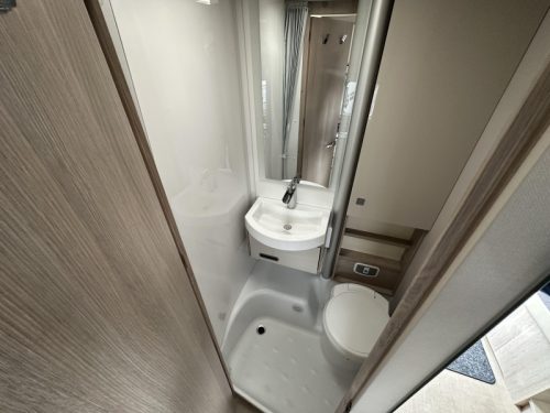 B&uuml;rstner Nexxo Van T 620 G CAMAS INDIVIDUALES + COMPACTO foto: 14