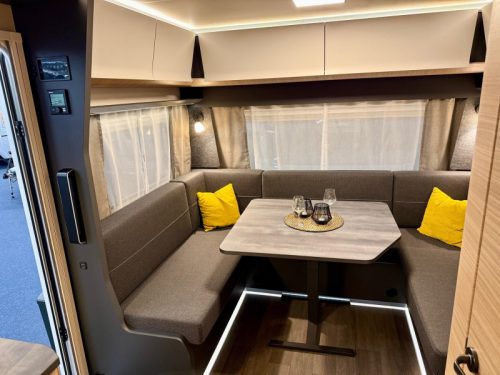 Hobby Maxia 585 UL Rangierhilfe + Kassettenmarkise  Foto: 11