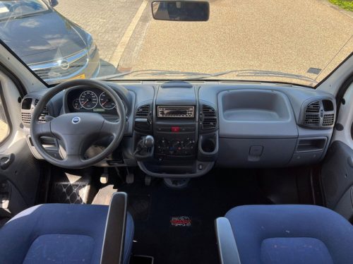 Chausson Fiat Ducato Kastenwagen | Franz&ouml;sisches Bett | Kassettenmarkise | Fahrradtr&auml;ger | Lattenrost | Heizung Foto: 9