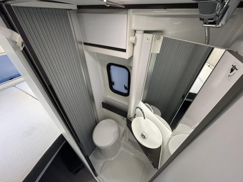 Adria Twin Supreme 600 SPB Anh&auml;ngerkupplung, Markise, Kamera  Foto: 21
