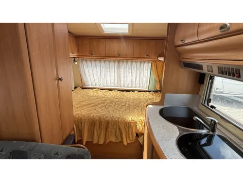 Hobby Excellent Easy 400 SF cama transversal asiento de tren inodoro foto: 2