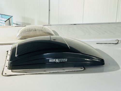Knaus Sky Wave R21, Single beds and pop-top roof, EURO 5, Inverter 200W photo: 22