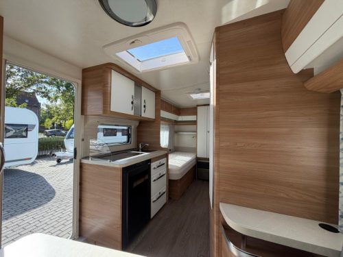 Hobby De Luxe 460 LU In NIEUWSTAAT! Foto: 7