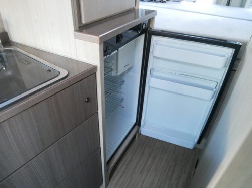 P&ouml;ssl 2win, 6 Meter Van conversion, Towing hitch, Diesel heater photo: 14