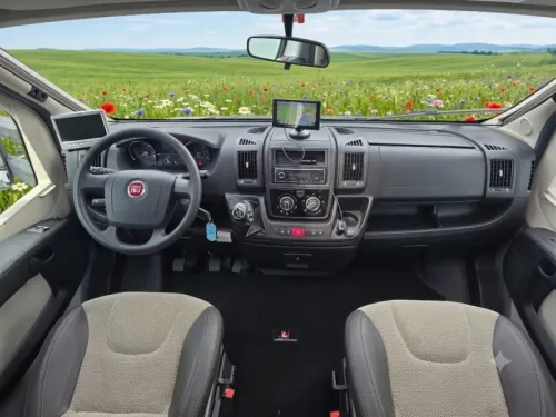 Adria Coral S 670 SL single beds/5 seat belts photo: 6