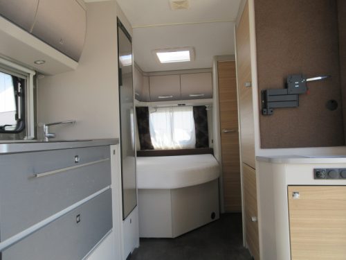 Dethleffs Generation 465 FR UNIEK MODEL, VASTE LUIFEL Foto: 2