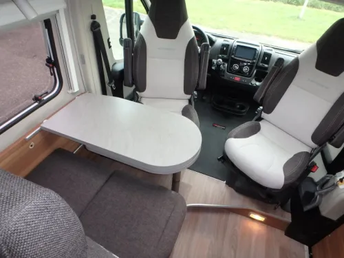 Weinsberg CaraBus 630 ME Edition Fire Foto: 14