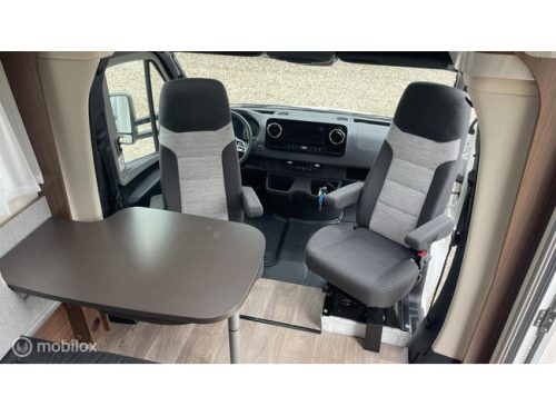 Hymer Mercedes 170-HP Automatic Euro6 ML-T 580 Single Beds XXL Garage photo: 2