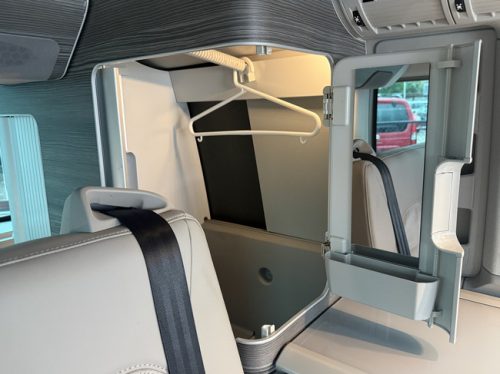 Volkswagen California Ocean T6 Westfalia in new condition DSG automatic 200 hp full options 4 berths electric pop-top roof awning climate control cruise control camera soft-close electric towbar photo: 22
