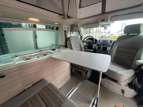 Volkswagen T5 California TDI Milestone Aufstelldach 2011 Foto: 16