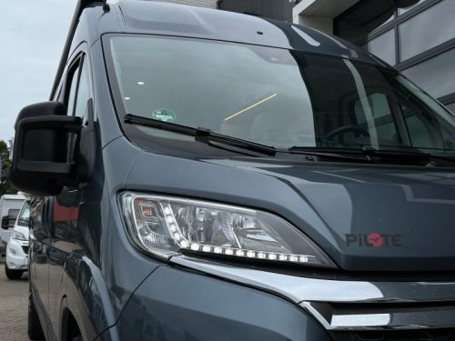 Pilote V 600 G Awning, Bicycle rack, TV, photo: 30