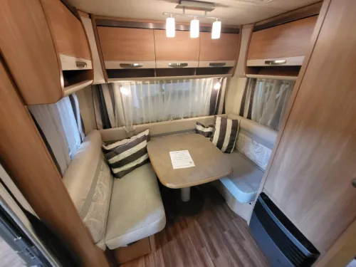 Knaus Sudwind 460 EU avec auvent &agrave; cassette et paroi lat&eacute;rale photo : 4