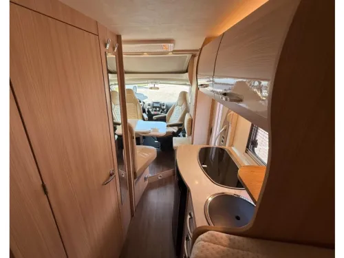 B&uuml;rstner Travel Van T 620 Single length beds photo: 8
