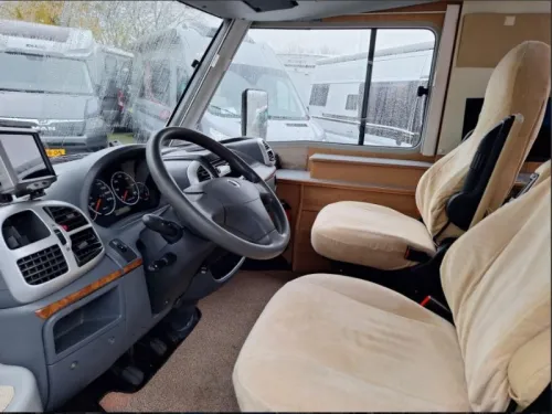 B&uuml;rstner Elegance 690 I 205CM BED-LPG+ZONNEPANEEL Foto: 14