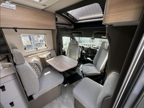 Hymer GT-S 600 XL Bed photo: 5