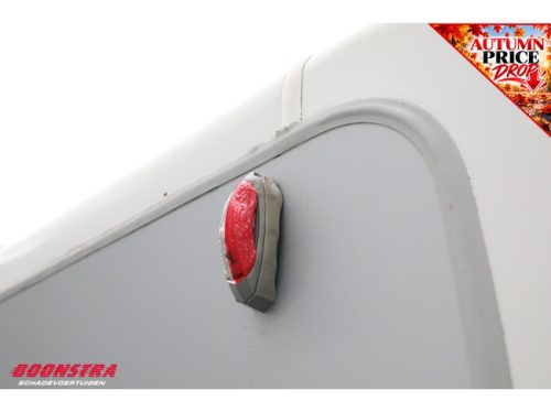 Eriba Nova Light 442 Elegance Awning Central kitchen Single beds LMV photo: 9