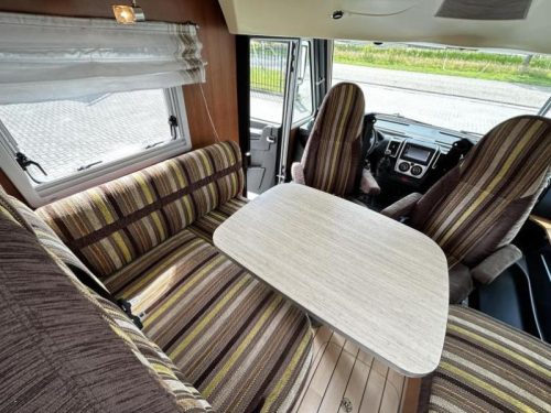 Pilote Explorateur G 741 Transverse bed/Pull-down bed/Alde/2012 photo: 16