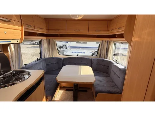 Fendt Saphir 470 TF French bed dinette toilet photo: 11