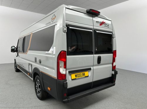 Malibu Van Diversity 640 LE K Charming GT Skyview photo: 2