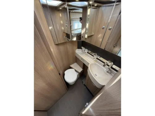 Carthago C1-Tourer 149 LE - MERCEDES-SINGLE BEDS photo: 15