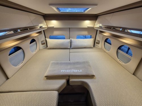 Carthago MALIBU 640 LE CHARMING GT SKYVIEW 180 HP AUTO 11,646 KM ACC SINGLE BEDS LITHIUM AIR SUSPENSION TOW HITCH VAN-SWING DIGITAL COCKPIT photo: 20