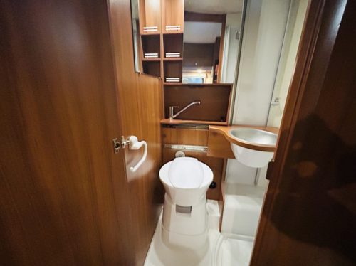 Knaus Sky Wave R21, Single beds and pop-top roof, EURO 5, Inverter 200W photo: 16