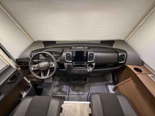 Frankia F-Line 740 PLUS Round seating and Single beds photo: 10