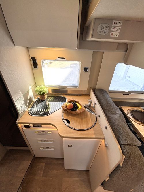 Hymer T 585 S MERCEDES AUTOMAAT ENKELE BEDDEN HEFBED 6200KM! Foto: 7