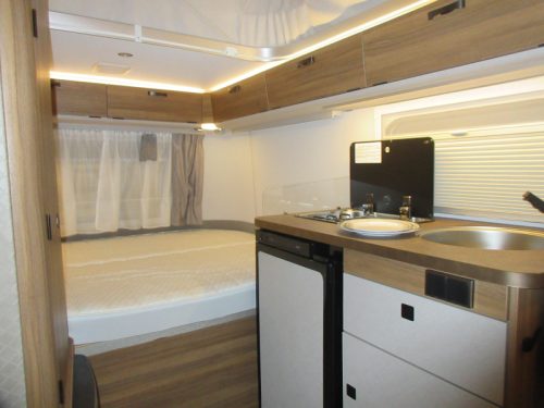 Eriba Touring 310 Schmal, leicht, trotzdem ger&auml;umig! Foto: 3